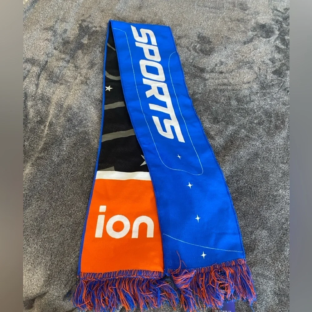 Nwsl scarf Nwt